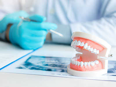 Crown Dental Group | Odontolog  a de Implantes, Radiograf  a digital and Coronas y Tapas