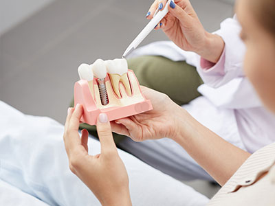 Crown Dental Group | Invisalign reg , Ortodoncia and El blanqueamiento de dientes