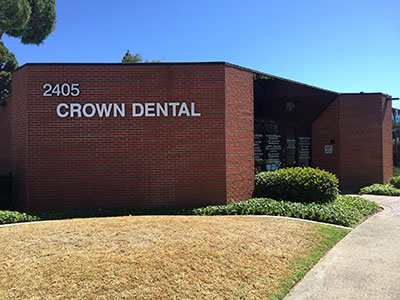 Crown Dental Group | Tratamiento periodontal, Puentes and Extracciones