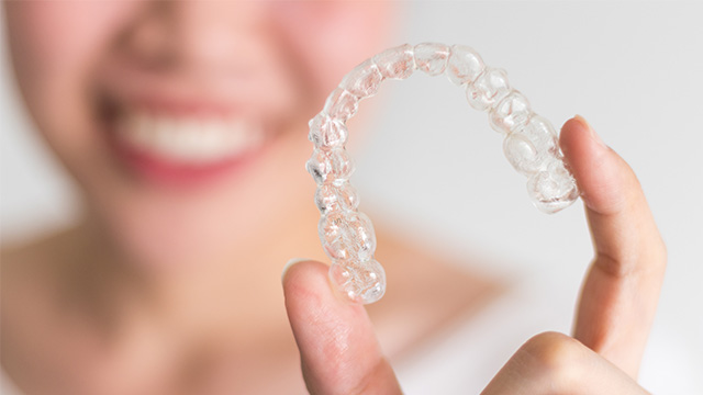 Crown Dental Group | Apnea del sue  o, Invisalign reg  and Carrilas