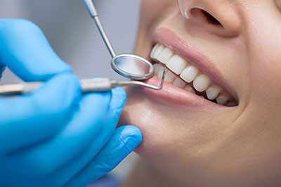 Crown Dental Group | Odontolog  a de Implantes, Apnea del sue  o and Protectores bucales deportivos