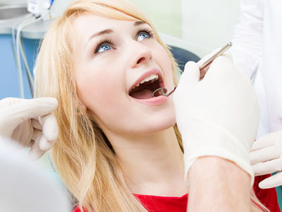 Crown Dental Group | El Programa Preventivo, El blanqueamiento de dientes and Implantes del mismo dia